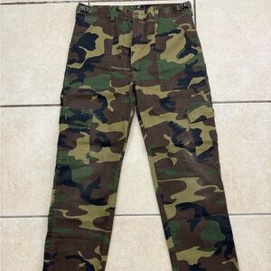 Vintage Camouflage Cargo Pants Made In USA Size 32-34 M